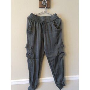 Young Fabulous & Broke Size Medium Green Cargo Jogger Pants Satiny Lightweight